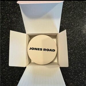 NIB Jones Road “What the Foundation”.